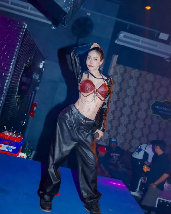 Slocha Anantapong Playboy