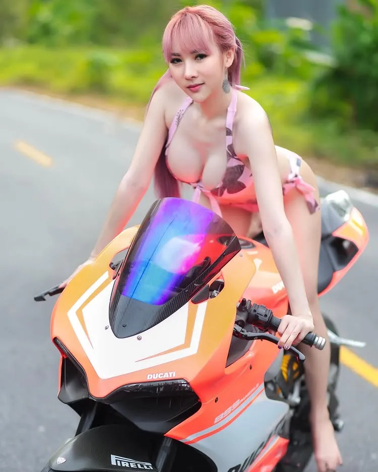 อาย ไบร์ท นางแบบเซ็กซี่